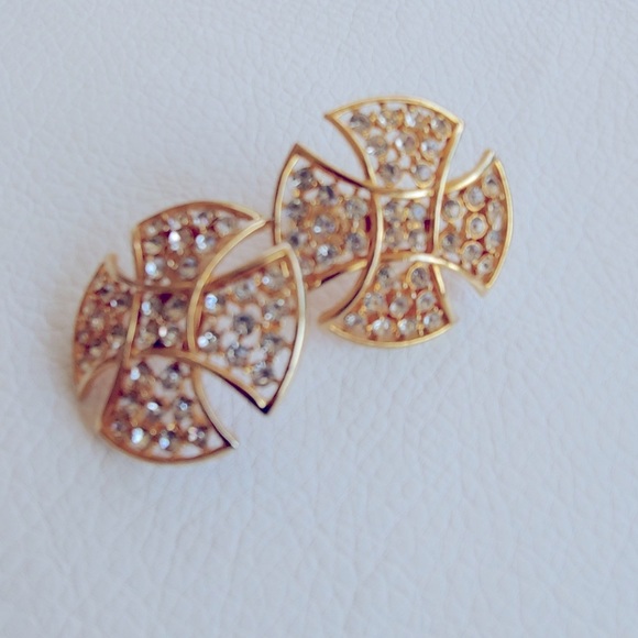 Gold tone earrings - Picture 3 of 7